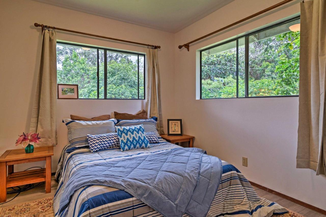 Peaceful Abode With Deck, 13 Mi To Black Sand Beach! Naalehu Dış mekan fotoğraf