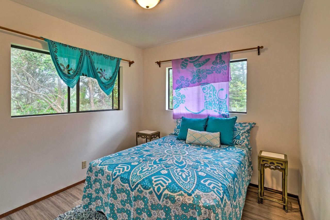 Peaceful Abode With Deck, 13 Mi To Black Sand Beach! Naalehu Dış mekan fotoğraf