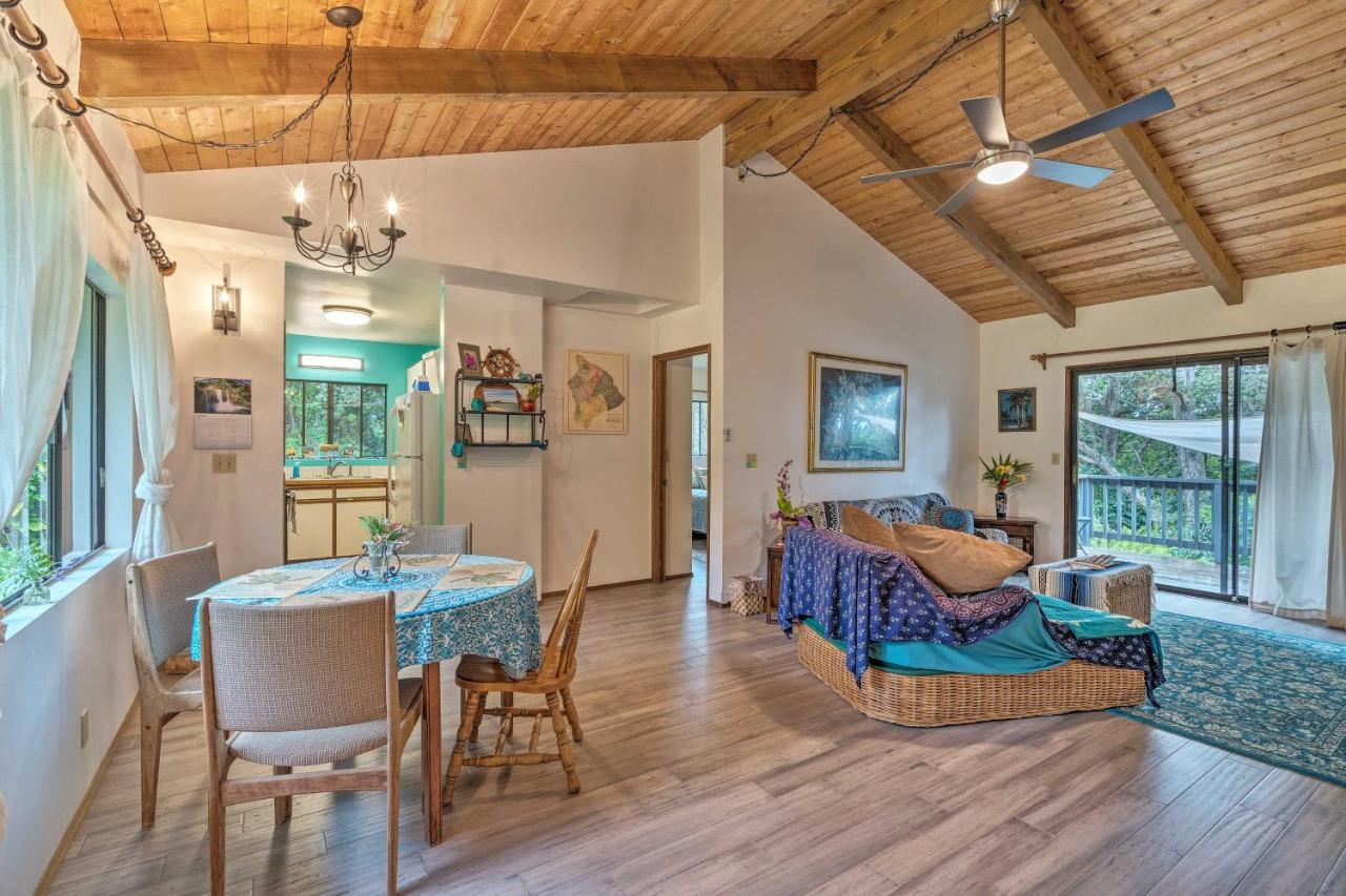 Peaceful Abode With Deck, 13 Mi To Black Sand Beach! Naalehu Dış mekan fotoğraf