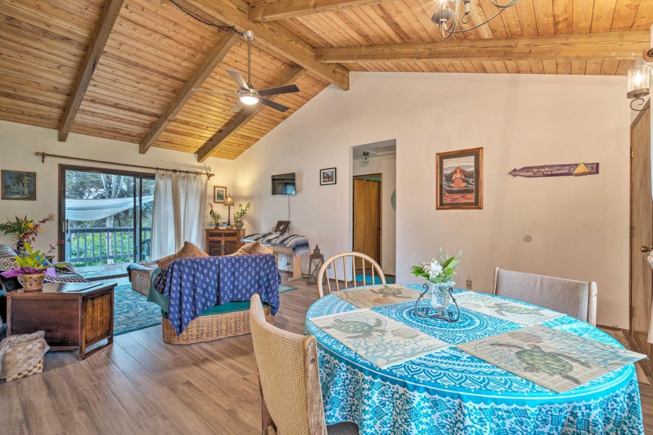 Peaceful Abode With Deck, 13 Mi To Black Sand Beach! Naalehu Dış mekan fotoğraf