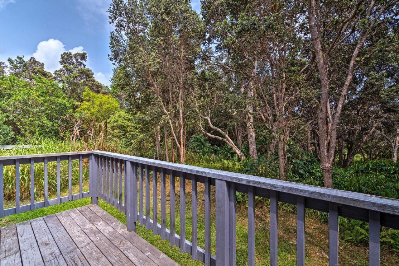 Peaceful Abode With Deck, 13 Mi To Black Sand Beach! Naalehu Dış mekan fotoğraf