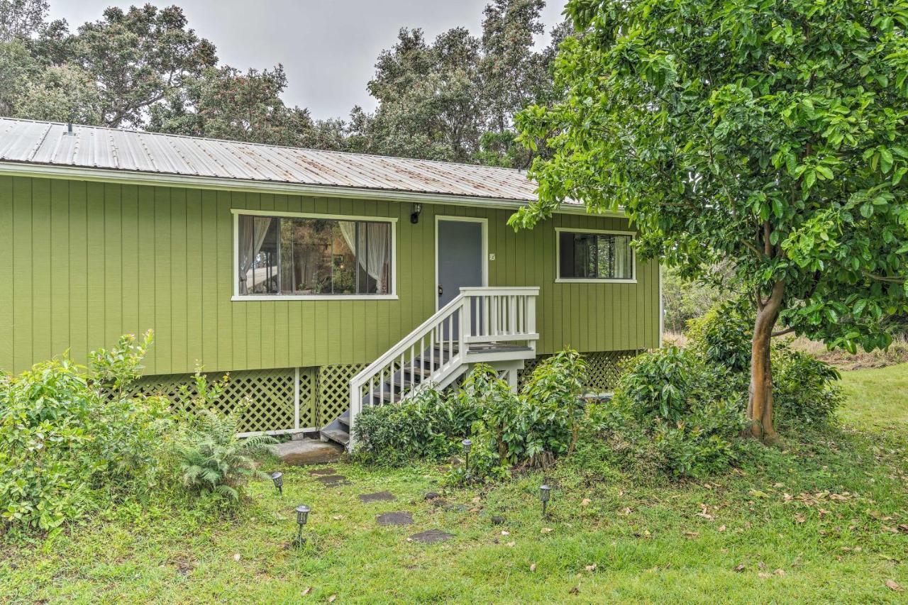 Peaceful Abode With Deck, 13 Mi To Black Sand Beach! Naalehu Dış mekan fotoğraf